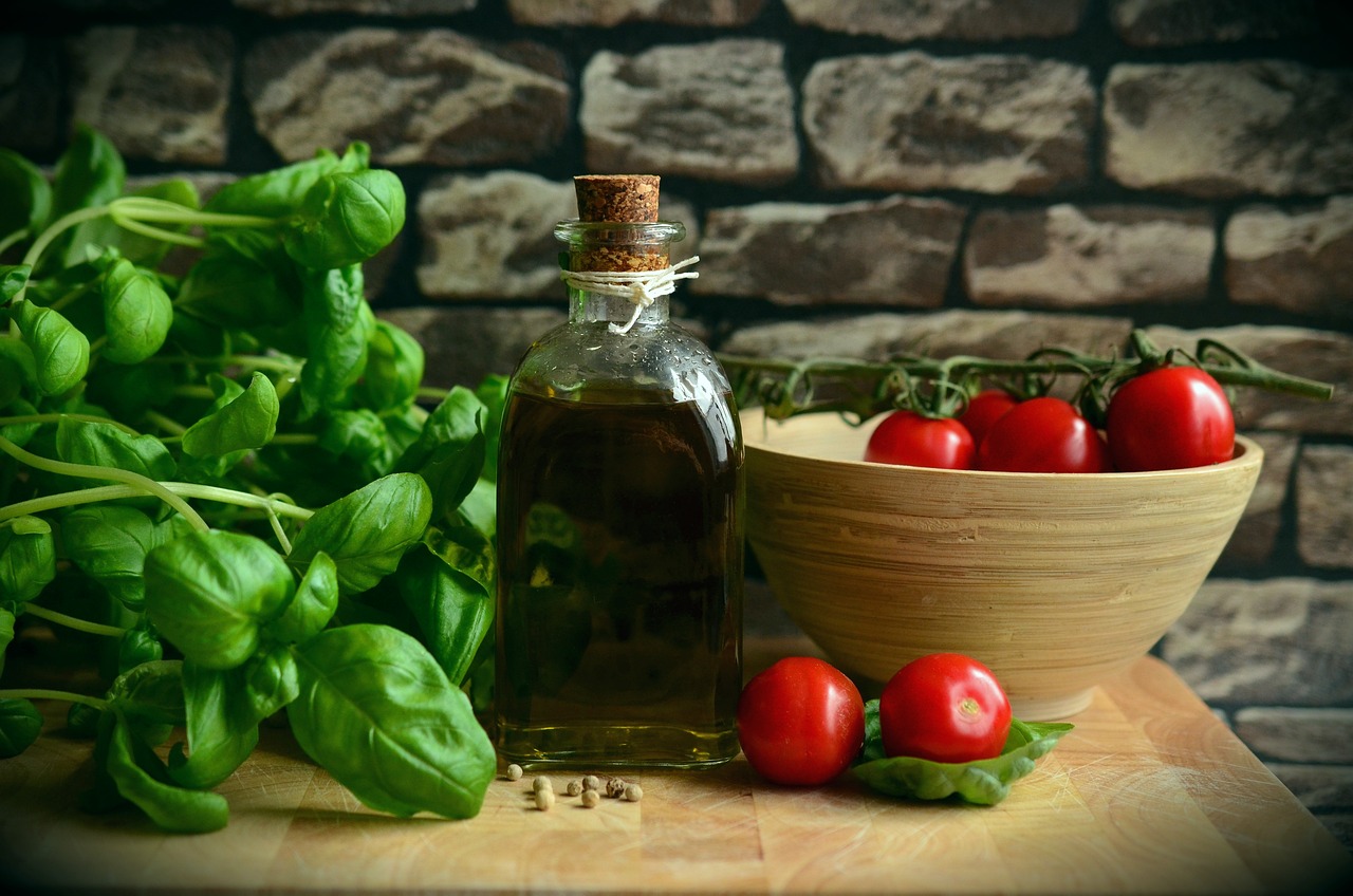 olive oil tomato w1280